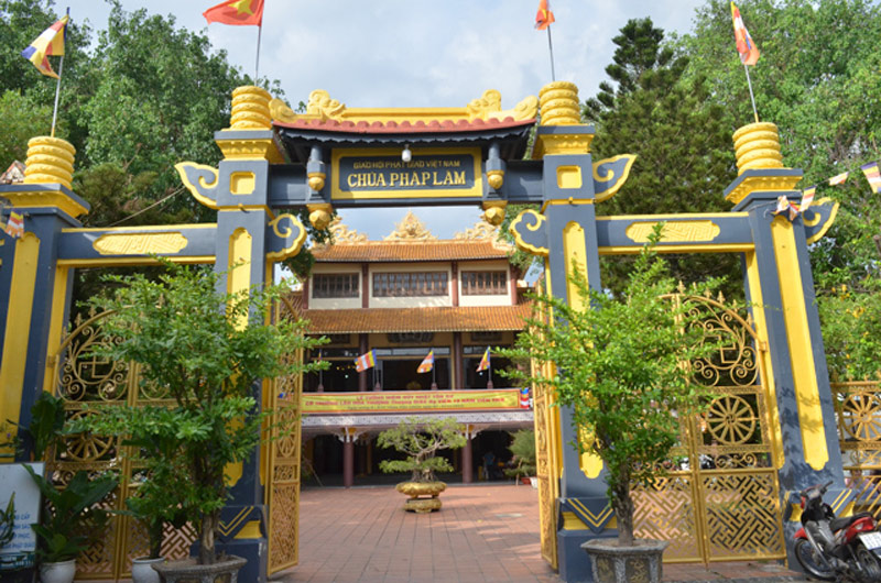Vãn cảnh chùa Pháp Lâm Đà Nẵng, không gian linh thiêng và cổ kính 2