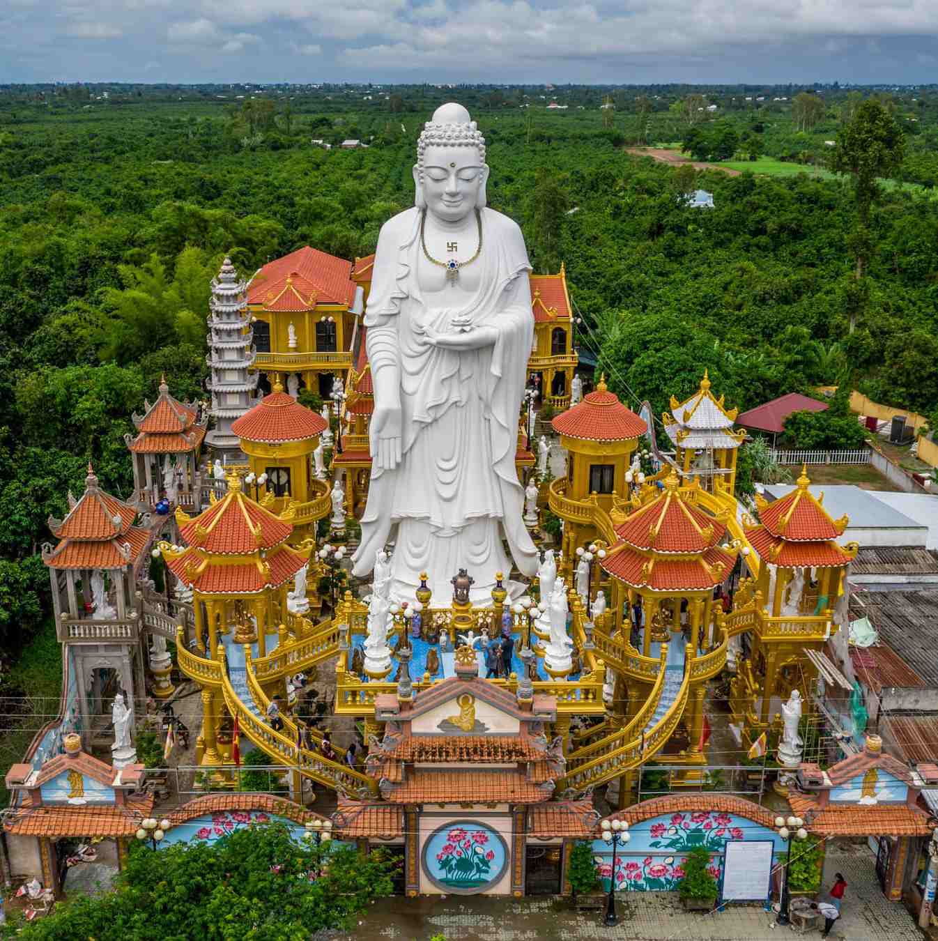 Chùa Phước Thành sở hữu công trình Quần thể tượng Phật đồ sộ 2