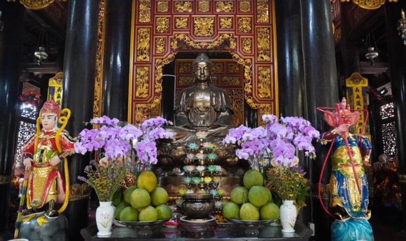 Chùa Sùng Đức, không gian Phật giáo tĩnh lặng giữa lòng thành phố 7