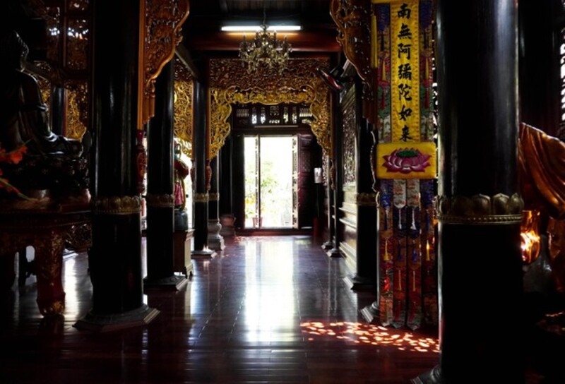 Chùa Sùng Đức, không gian Phật giáo tĩnh lặng giữa lòng thành phố 8