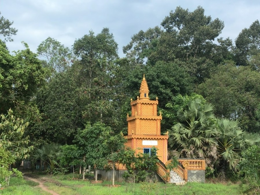 Chùa Svay Tây Ninh theo trường phái Nam tông Khmer khiến bạn trầm trồ 6
