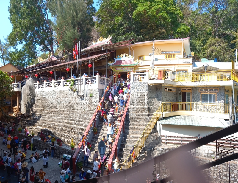 Chiêm bái 10 ngôi chùa Tây Ninh linh thiêng và cổ kính 4