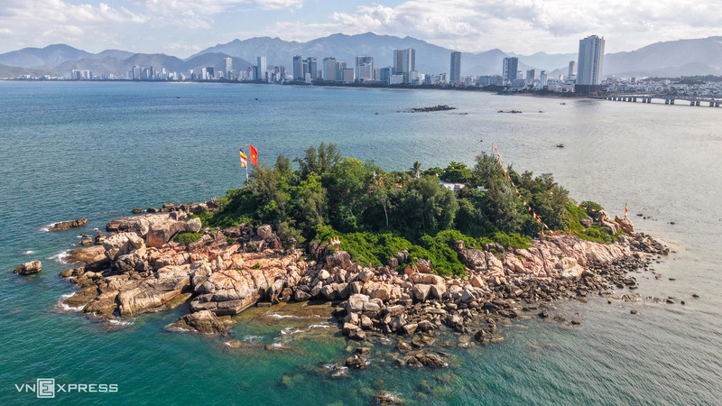 Chiêm bái chùa Từ Tôn Nha Trang trên đảo Hòn Đỏ linh thiêng 2