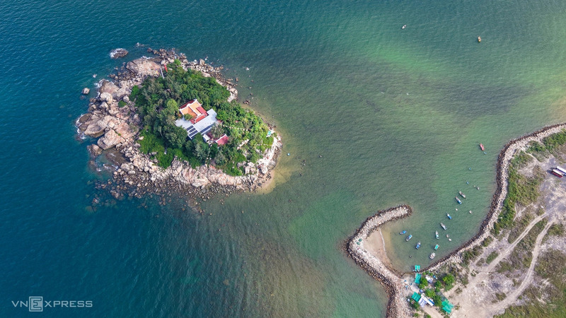 Chiêm bái chùa Từ Tôn Nha Trang trên đảo Hòn Đỏ linh thiêng 3