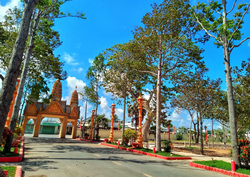 Tìm về Chùa Xiêm Cán mà tận hưởng không gian kiến trúc Khmer 7