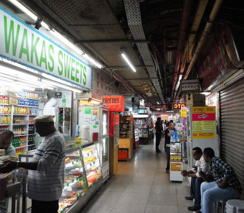 Đến Chungking Mansions trải nghiệm ‘thế giới thu nhỏ’ giữa lòng Hồng Kông 7