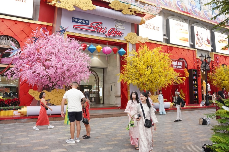 Top 21 địa điểm chụp ảnh Tết áo dài 2026 đẹp ở Sài Gòn 33