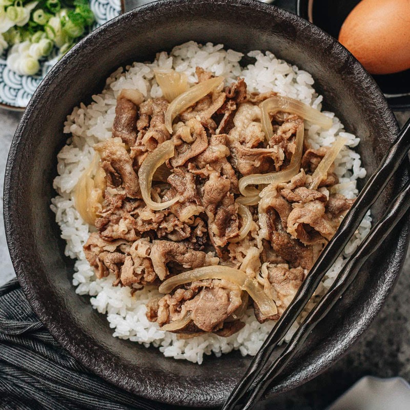Khám phá Gyudon, món cơm bò Nhật Bản nhanh gọn đậm đà 2