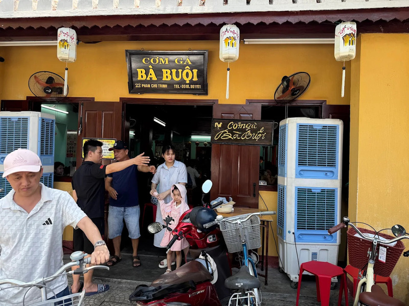 Quán cơm gà Bà Buội: Hương vị giữ chân người trở lại Hội An 7