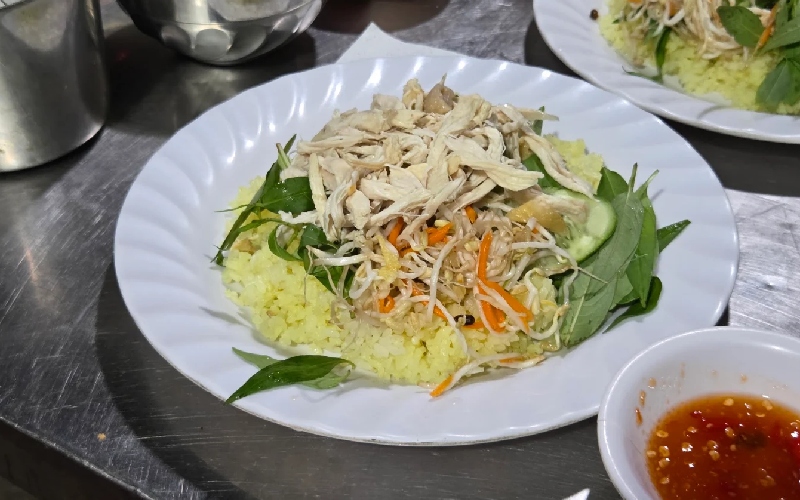 12 quán cơm gà Phú Yên ngon nức tiếng xứ Nẫu bạn không nên bỏ lỡ 8