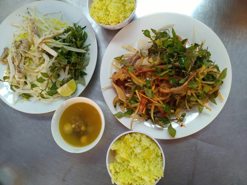 Truy tìm 10 quán cơm gà Hội An nức tiếng xa gần, đậm đà hương vị Hội phố 3