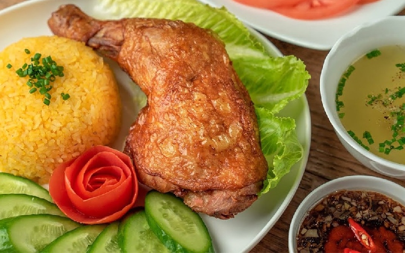 Top 15 quán cơm gà xối mỡ ngon trứ danh tại Sài Gòn 6