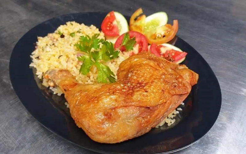 Top 15 quán cơm gà xối mỡ ngon trứ danh tại Sài Gòn 8