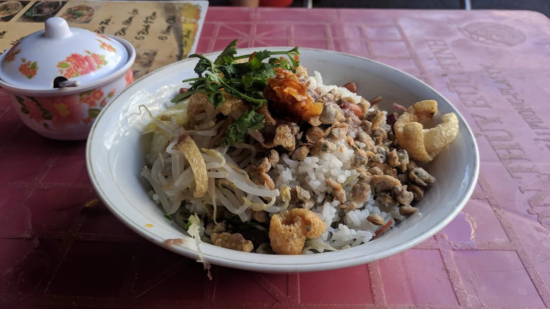 Top 10 quán cơm hến ngon đúng vị Huế giữa lòng Sài Gòn 3
