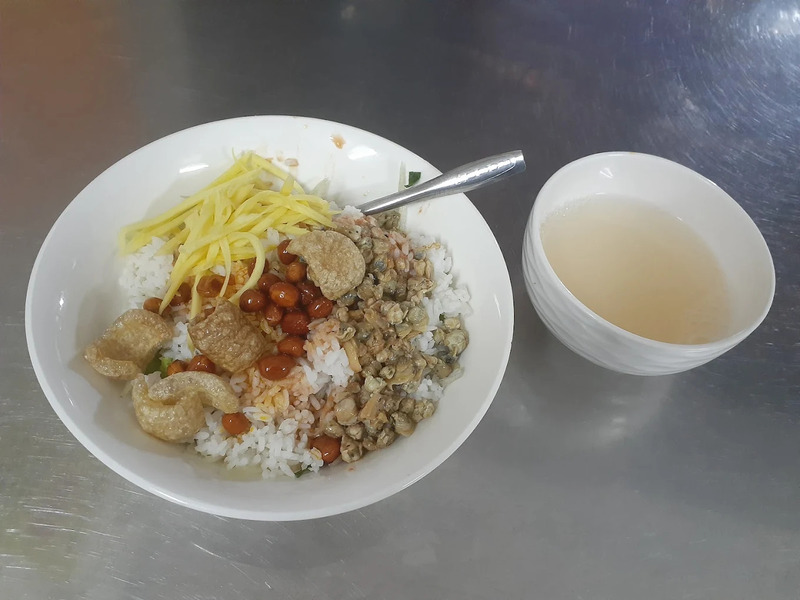 Top 10 quán cơm hến ngon đúng vị Huế giữa lòng Sài Gòn 4