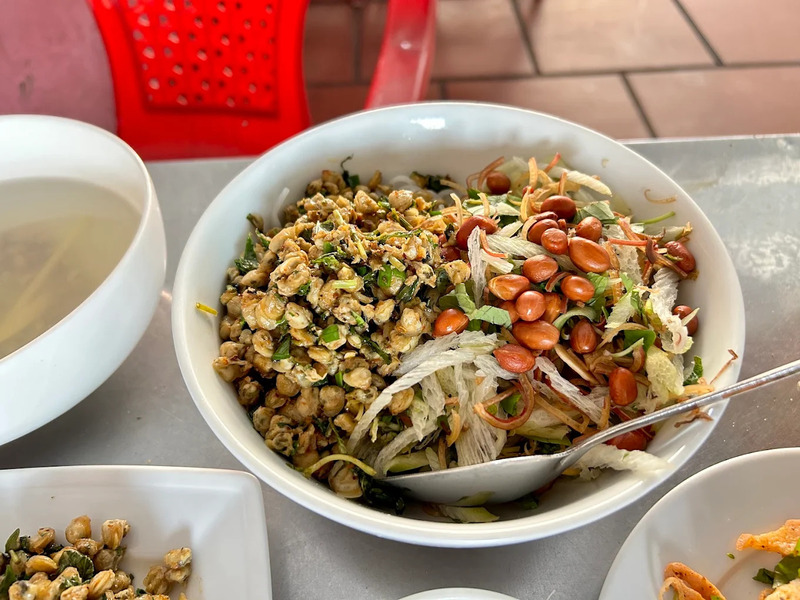 Top 10 quán cơm hến ngon đúng vị Huế giữa lòng Sài Gòn 10