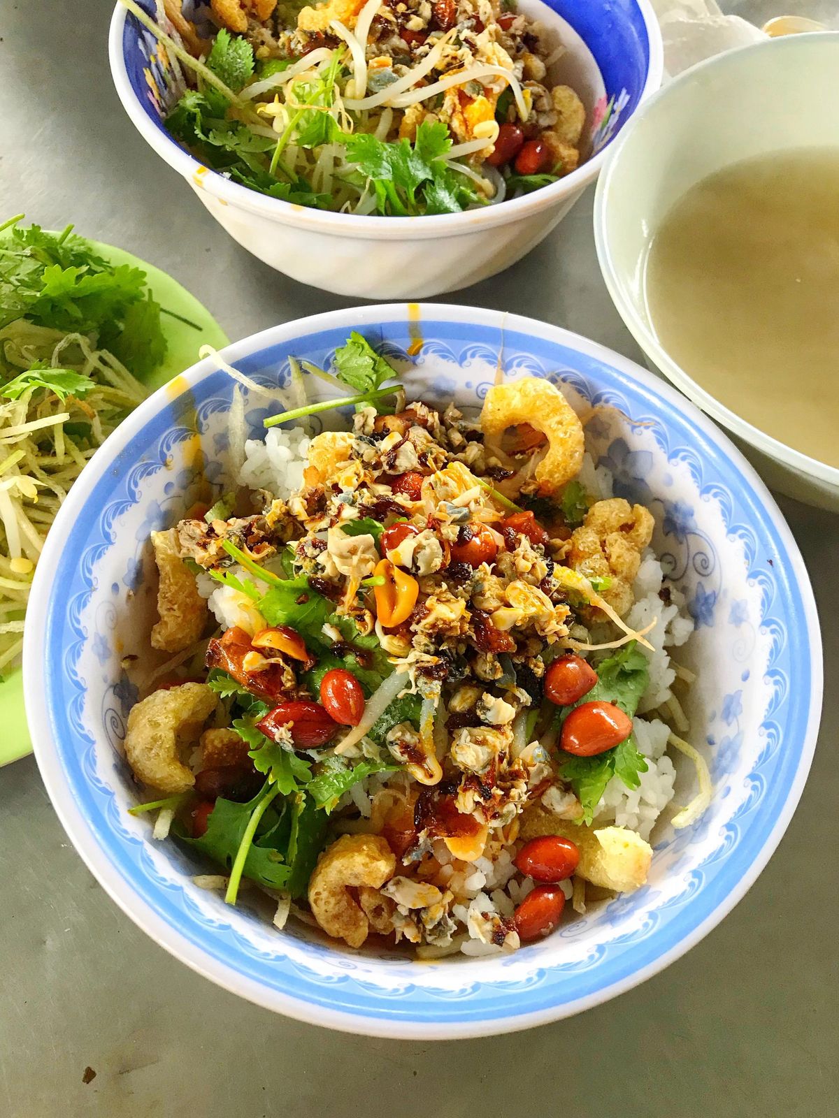 Cơm hến - Từ món ăn nhà nghèo đến tinh hoa ẩm thực xứ Huế 4
