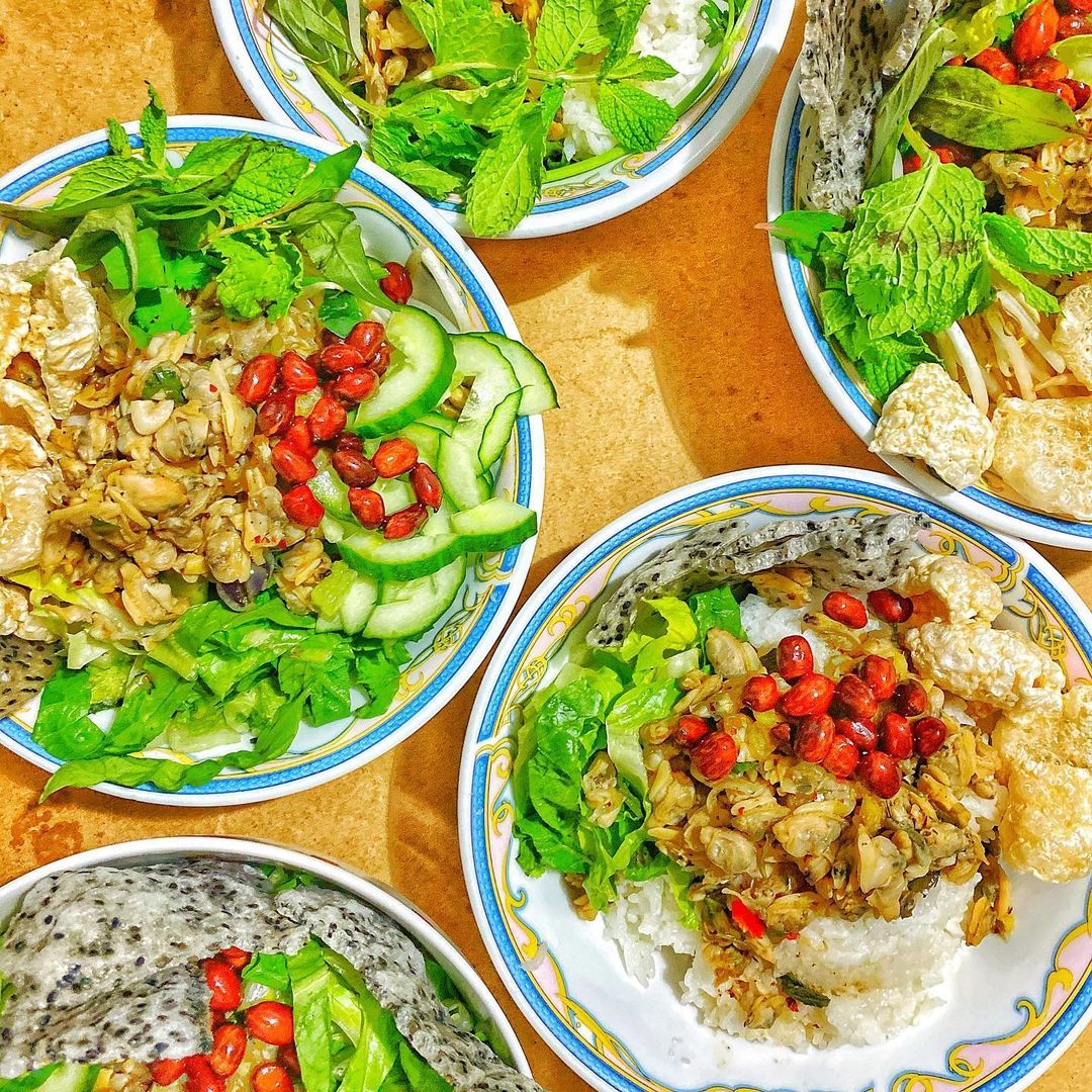 Cơm hến - Từ món ăn nhà nghèo đến tinh hoa ẩm thực xứ Huế 6