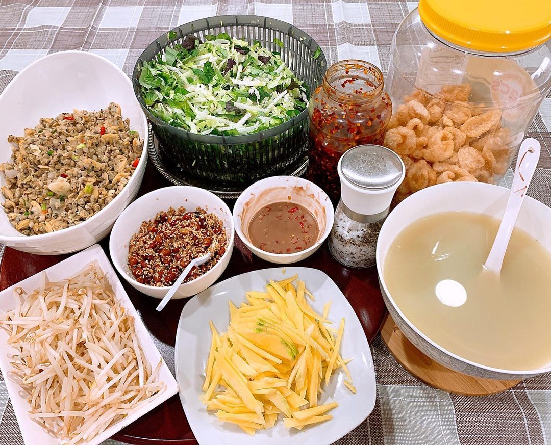 Cơm hến - Từ món ăn nhà nghèo đến tinh hoa ẩm thực xứ Huế 5