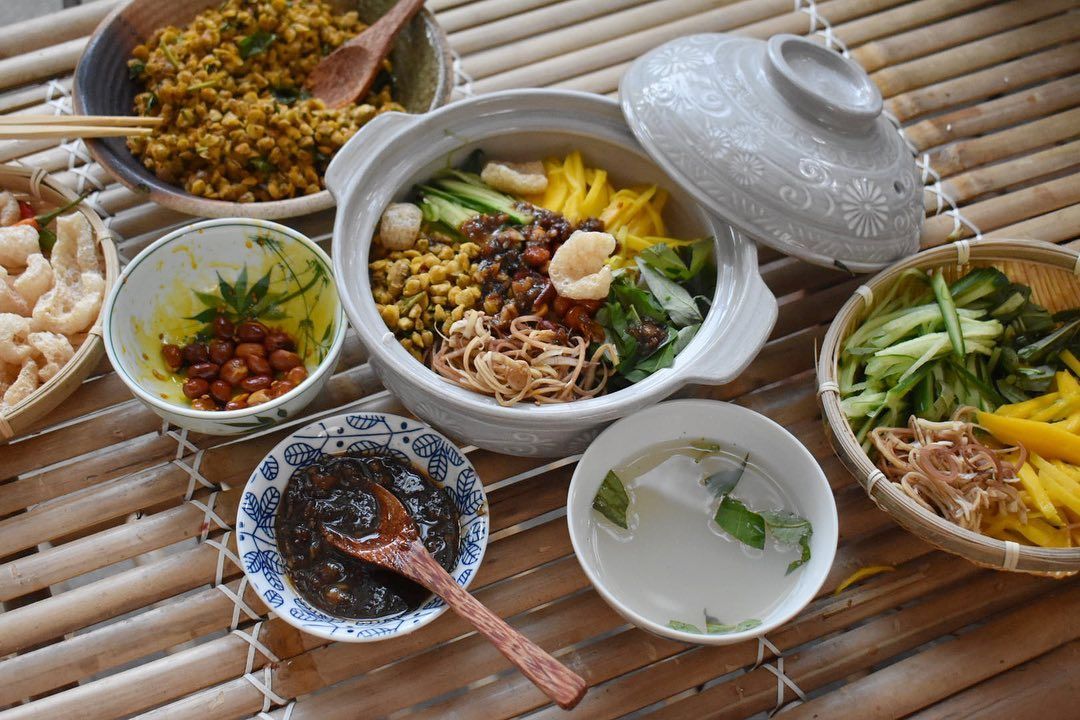 Cơm hến - Từ món ăn nhà nghèo đến tinh hoa ẩm thực xứ Huế 3