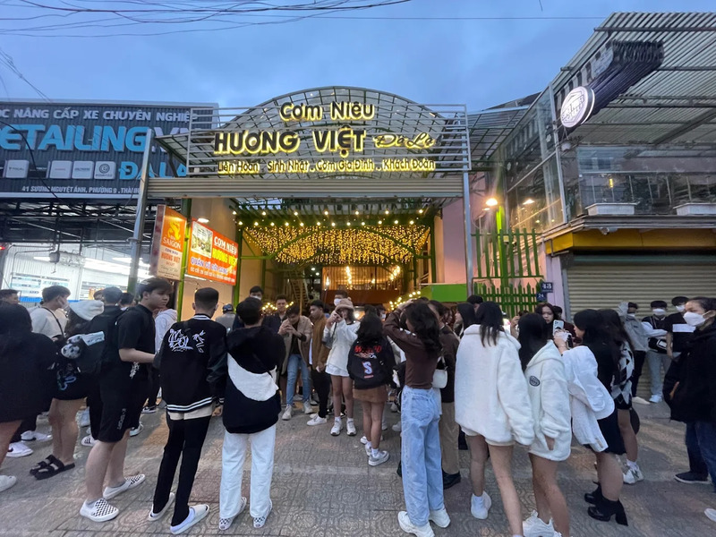 Đến nhà hàng cơm niêu Hương Việt để quây quần bên mâm cơm gia đình ấm cúng giữa lòng Đà Lạt 2