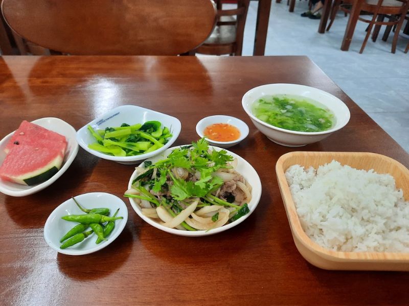10 quán cơm nhà Sài Gòn ngon, gần gũi như bữa cơm mẹ nấu 4