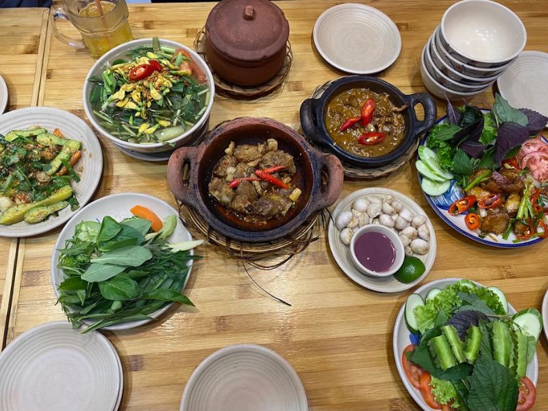 10 quán cơm nhà Sài Gòn ngon, gần gũi như bữa cơm mẹ nấu 7
