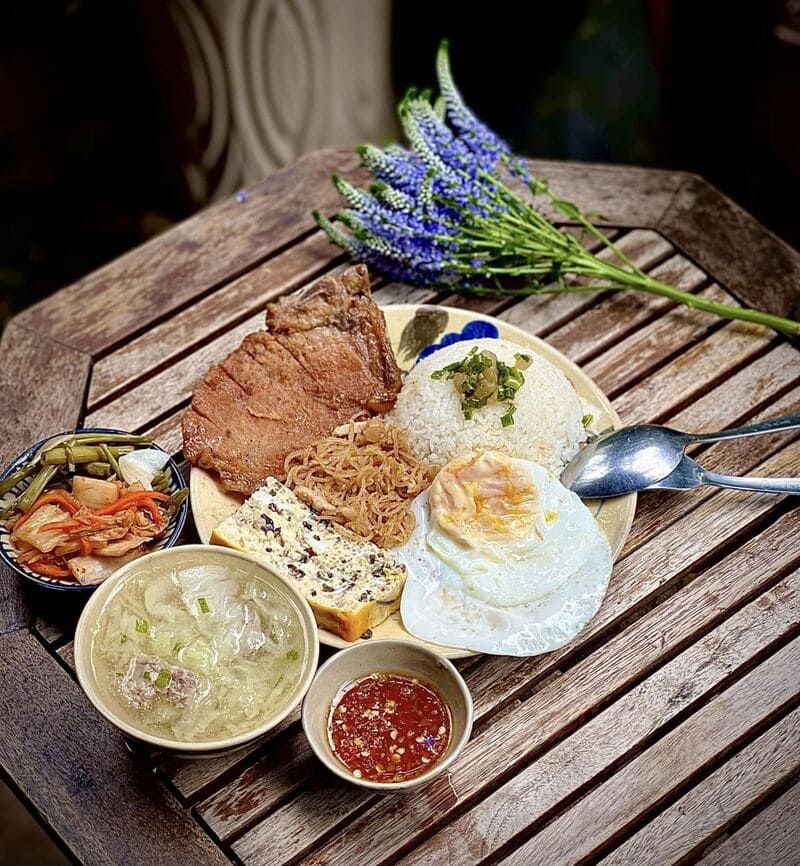 Cà phê Đỗ Phủ - Cơm tấm Đại Hàn, giao lộ ẩm thực và lịch sử 5
