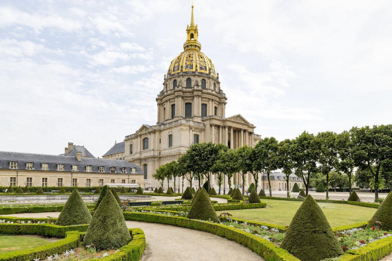 Ấn tượng công trình kiến trúc Điện Invalides tại Paris 2