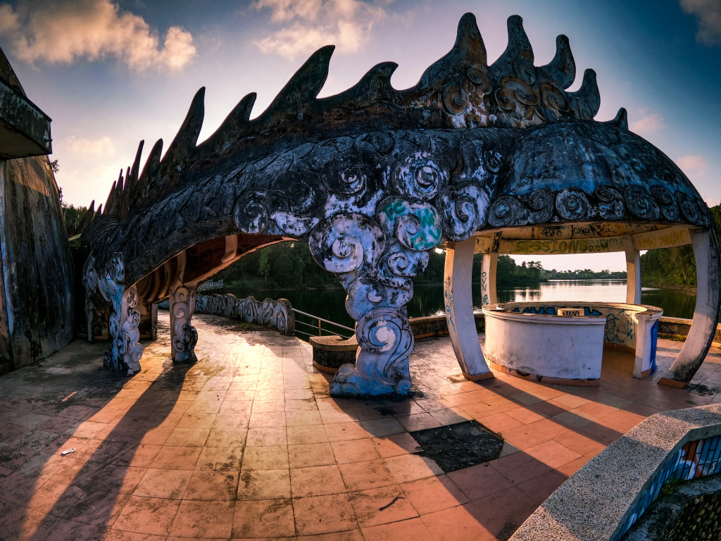 Công viên hồ Thủy Tiên - Vẻ đẹp đầy ma mị tại Huế 5