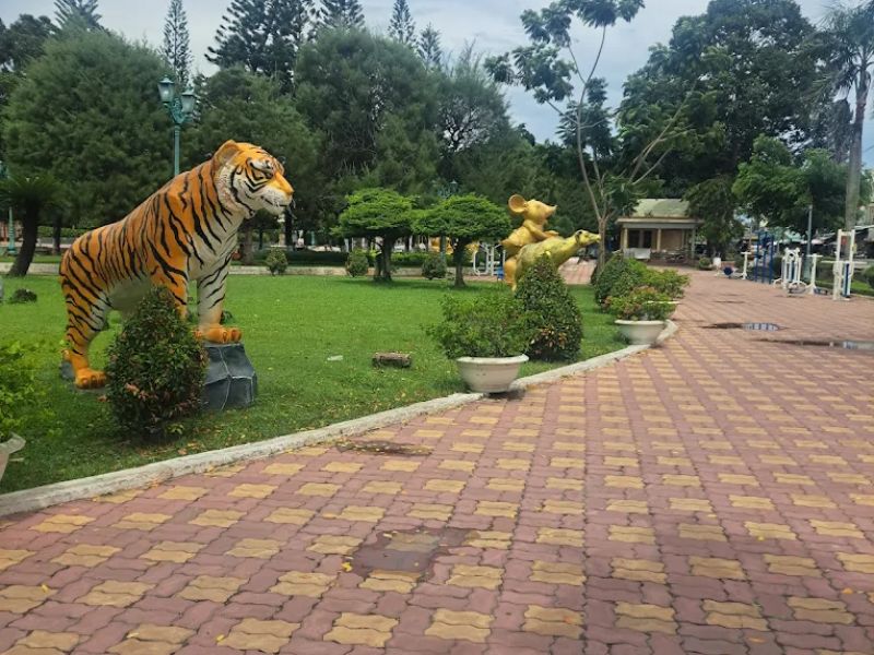 Dạo mát Công viên Hòa Thành: Điểm thư giãn xanh tại Tây Ninh 3