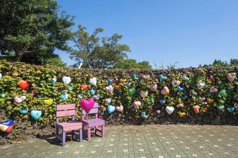 “Đỏ mặt” ở công viên tình yêu Jeju Loveland dành cho người lớn 9