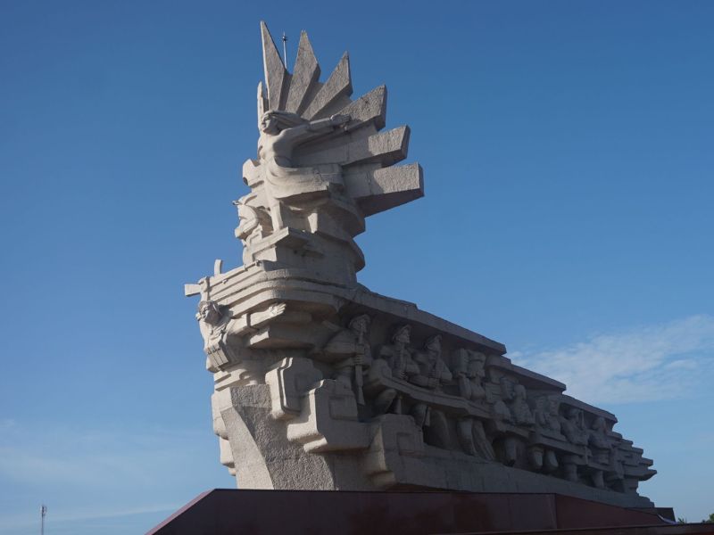 Công viên Tượng đài Long An: Điểm đến lưu giữ ký ức hào hùng 3