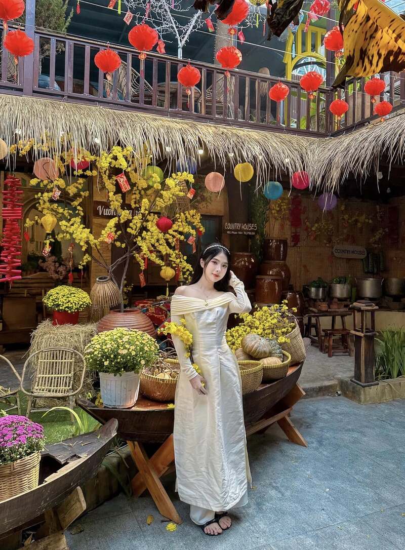 19 quán cafe trang trí Tết đẹp nhất Sài Gòn Xuân Bính Ngọ 2026 31