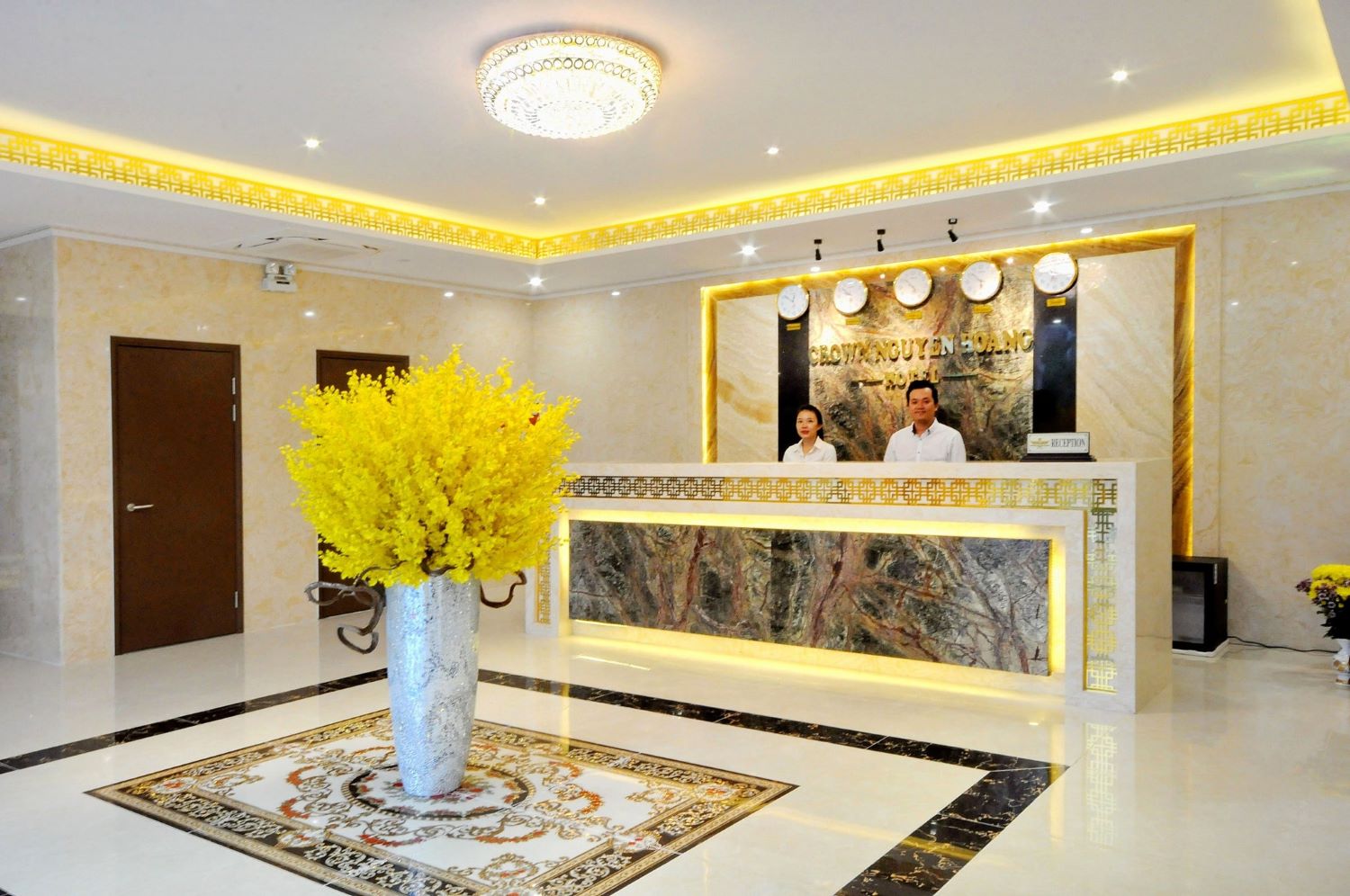 Crown Nguyen Hoang Hotel với kiến trúc hoàng gia sang trọng 2