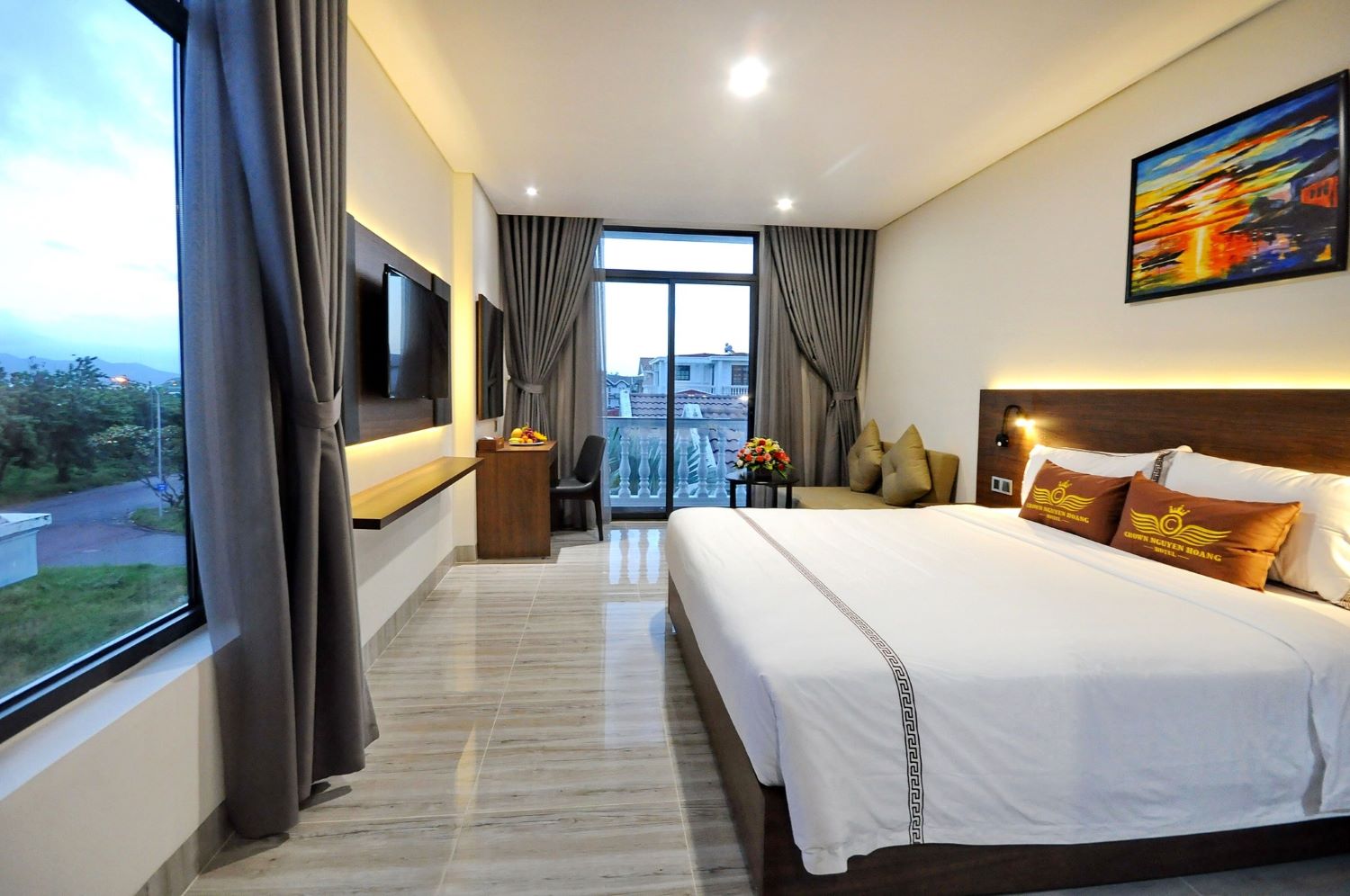 Crown Nguyen Hoang Hotel với kiến trúc hoàng gia sang trọng 5