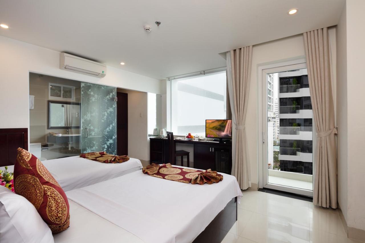 Cùng Azura Hotel khám phá thành phố Nha Trang sôi động 10