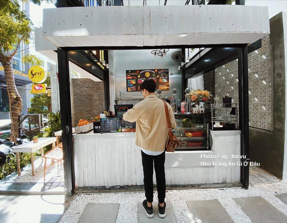 Cùng đi khám phá Son Juice & More Cafe Nha Trang với anh chàng Lộc Vũ 12