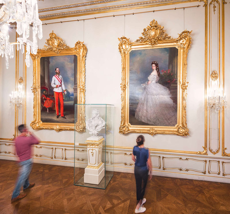 Chiêm ngưỡng Hofburg, cung điện hình vòng cung độc đáo ở Vienna 7