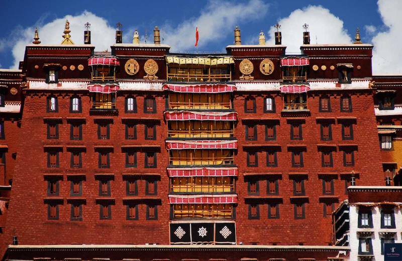 Cung điện Potala, tòa thành văn hóa Phật giáo tại Tây Tạng 10