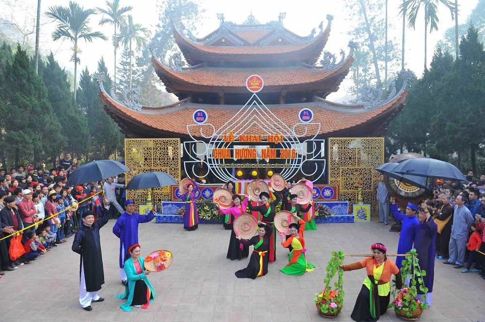 Cùng MIA.vn khám phá lễ hội chùa Hương - Nét đẹp văn hóa dân tộc Việt 3
