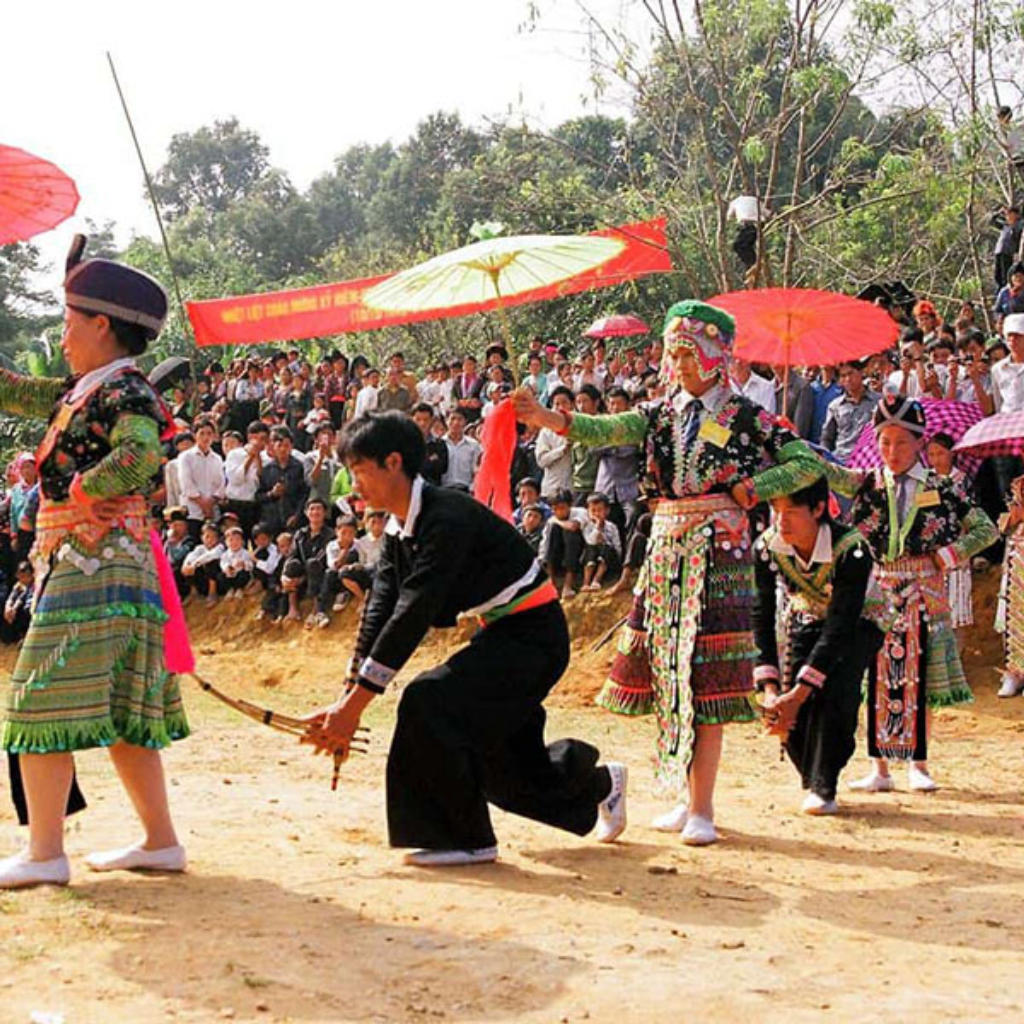 Cùng MIA.vn tìm hiểu và khám phá tất tần tật về Chợ Tình Mộc Châu 2