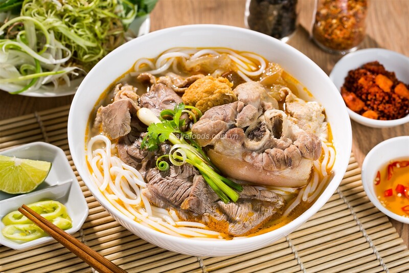 Thưởng thức trọn vẹn hương vị cố đô với 10 món đặc sản Huế hấp dẫn 3