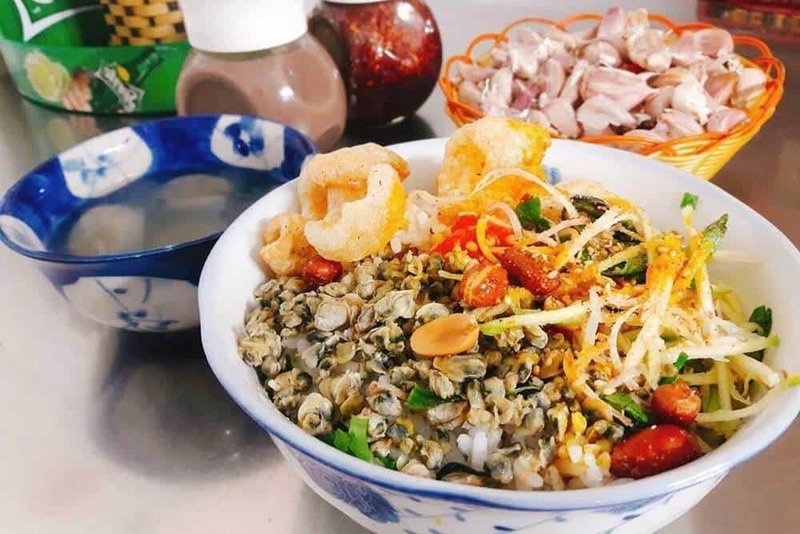 Thưởng thức trọn vẹn hương vị cố đô với 10 món đặc sản Huế hấp dẫn 4