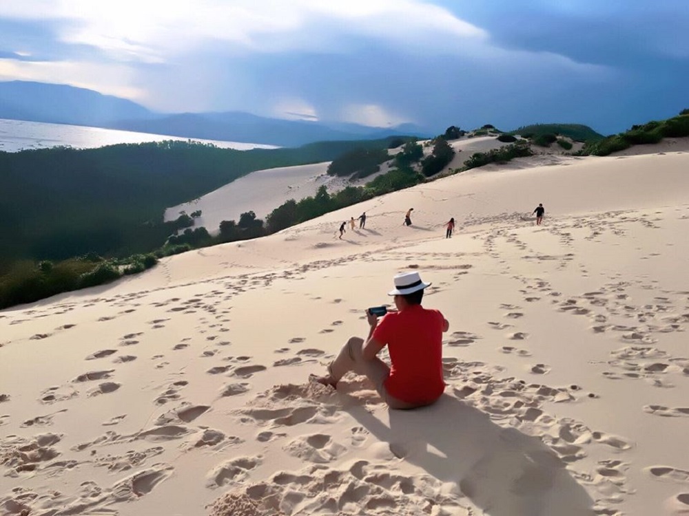 Đắm chìm với vẻ đẹp hoang sơ của đồi cát Từ Nham Phú Yên 5