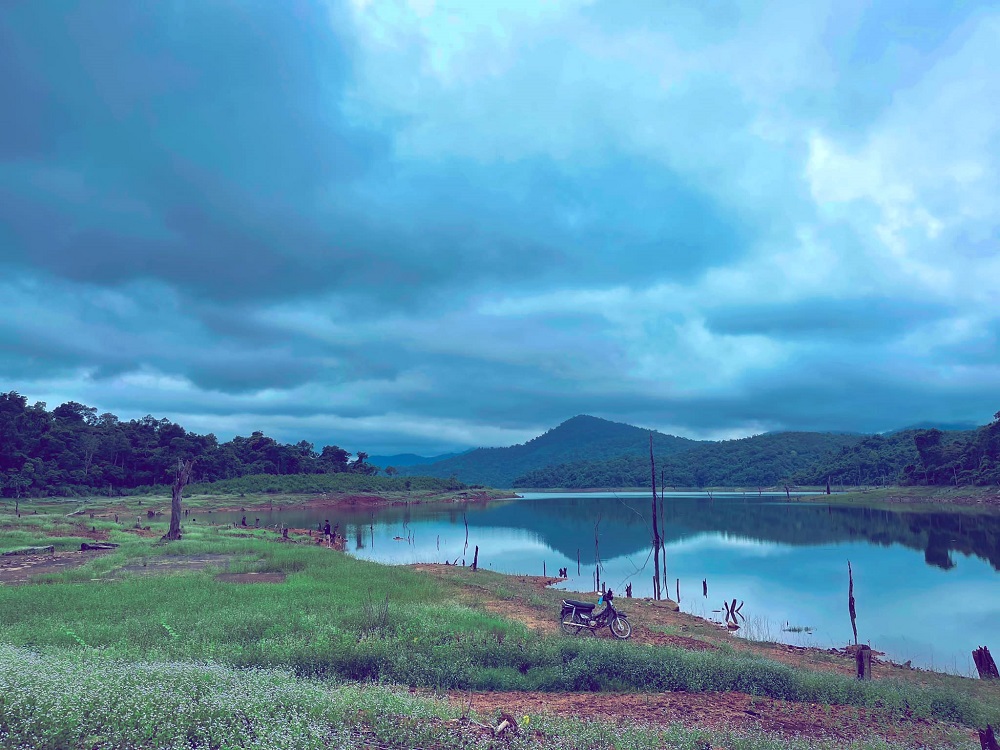 Đắm say hồ Thác Chuối Quảng Bình với vẻ đẹp thiên nhiên thơ mộng 5