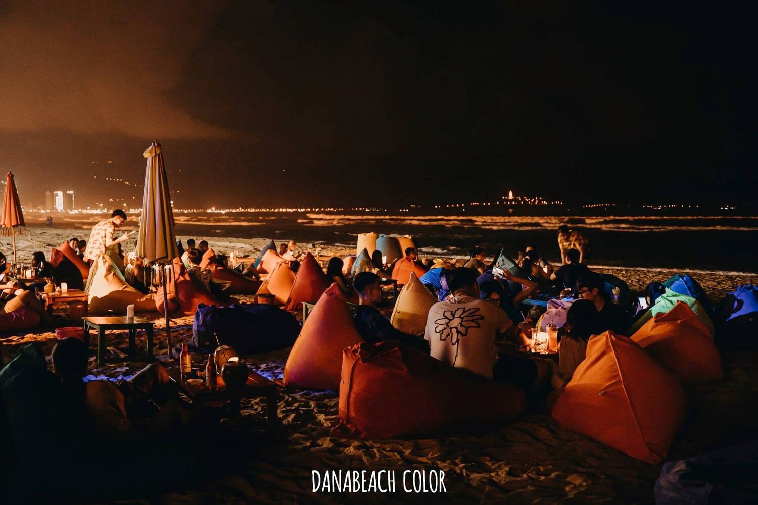 Danabeach Color - Quán cà phê bãi biển độc đáo giữa lòng Đà Nẵng 3