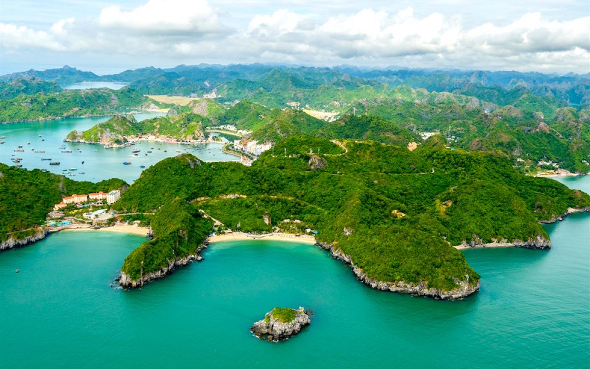 Đảo Cát Bà - Vẻ đẹp của hòn ngọc xanh khiến vịnh Hạ Long cũng phải ghen tị 2