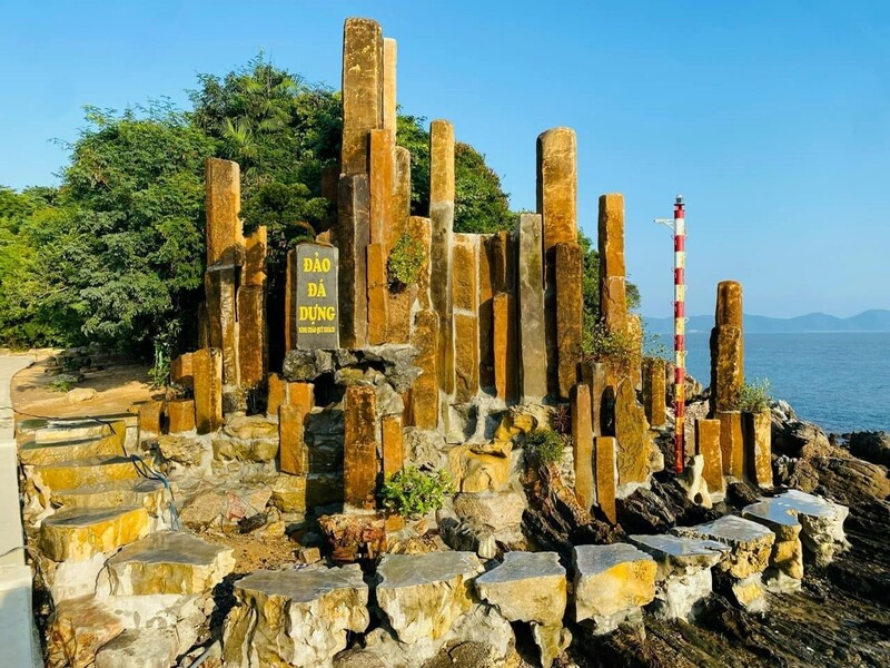 Đảo Đá Dựng, viên ngọc thô giữa lòng Quảng Ninh 2
