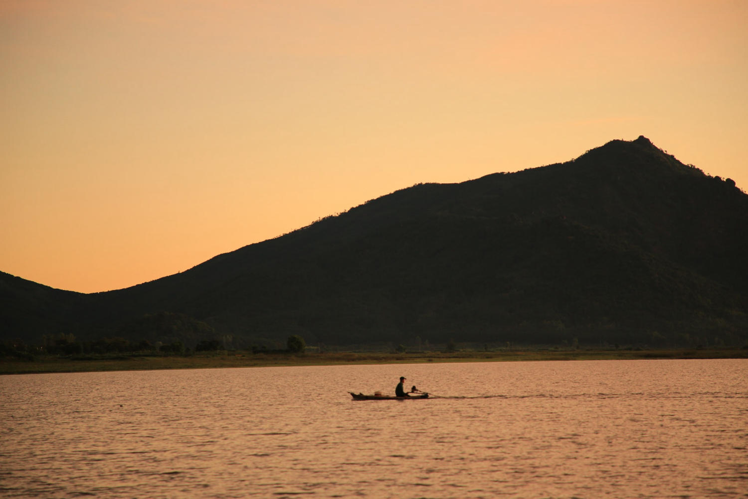Dạo quanh Biển hồ Pleiku hòa mình vào thiên nhiên trong lành 10